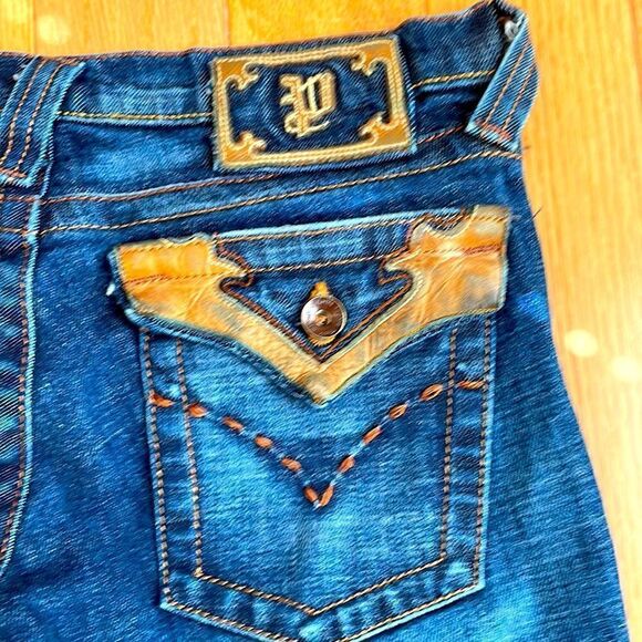 Flared Distressed Embroidered Pocket Jean w/ Boot Cut Flare Size 7 - Picture 2 of 11